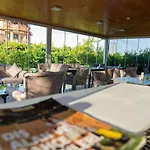 Garden Hotel 2*