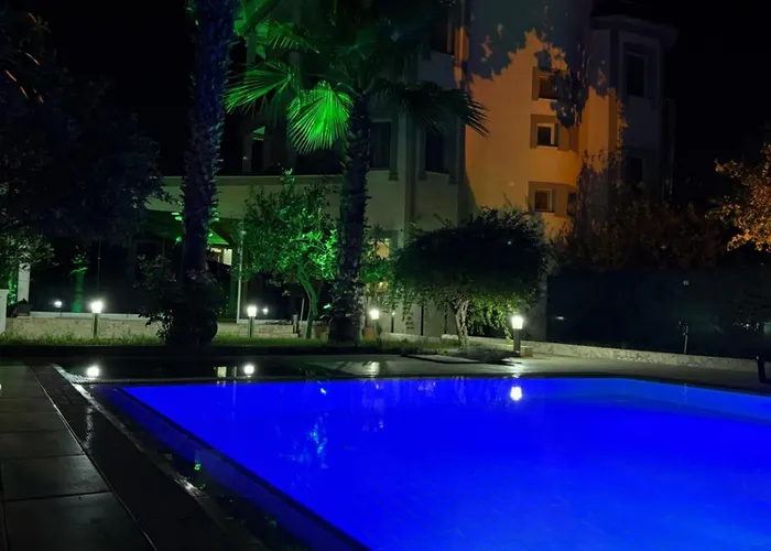 Garden Hotel 2*