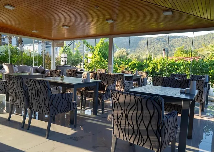 Garden Hotel 2*
