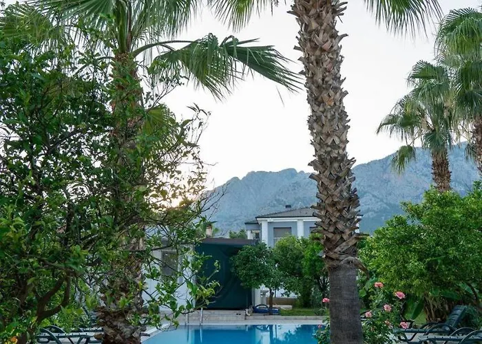 Garden Hotel