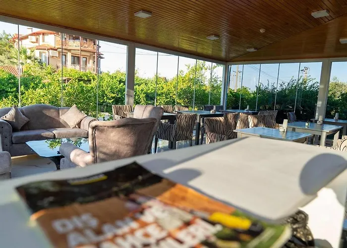 Garden Hotel 2*