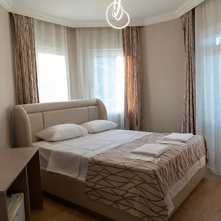 Garden Hotel 2*
