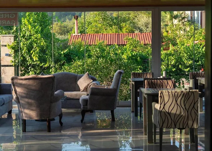 Garden מלון