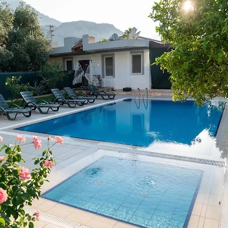 Garden Hotel