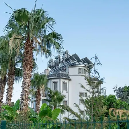 Garden Hotel